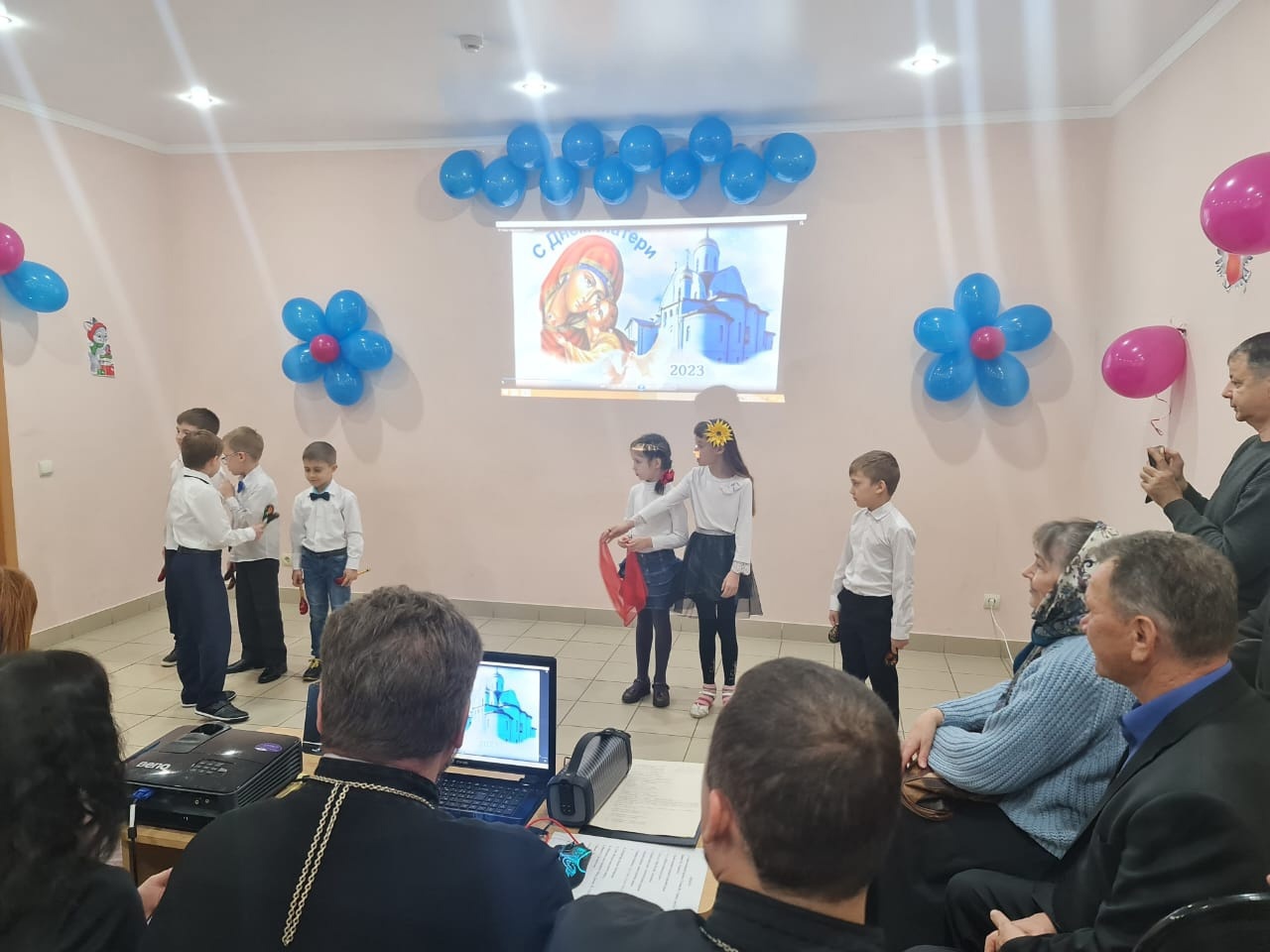 День матери в Никольском храме
