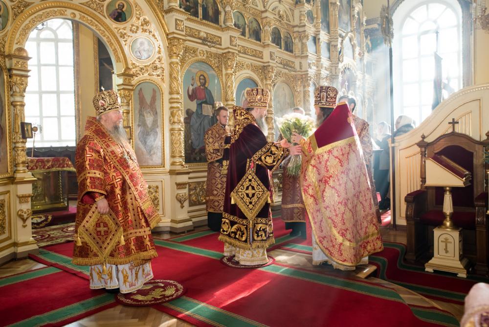 В праздник Собора новомучеников и исповедников Церкви Русской митрополит Серафим принял поздравления с днем Ангела