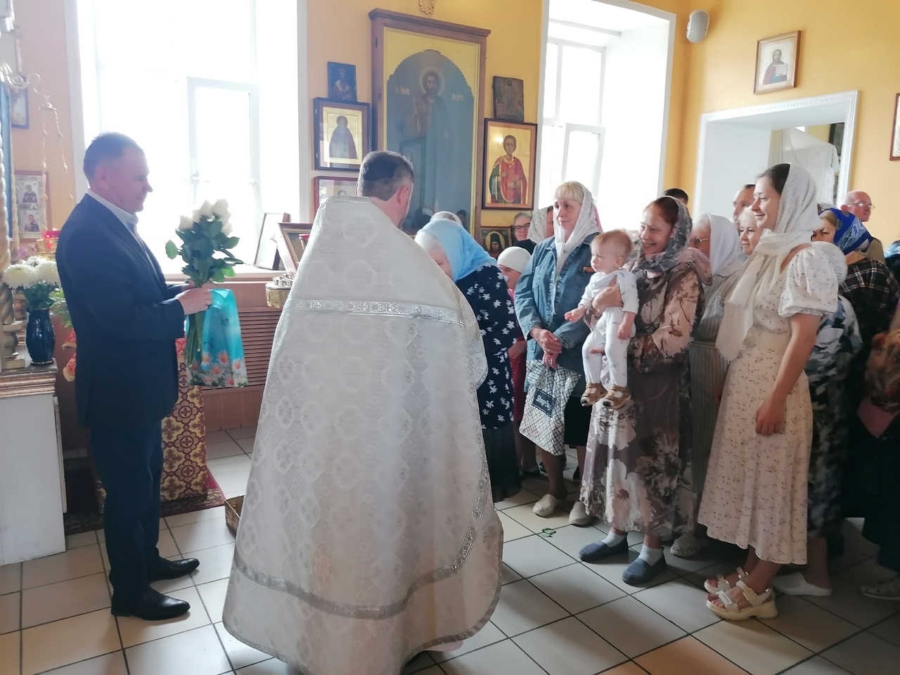 Поздравление с Днём рождения настоятеля протоиерея Александра Филиппова