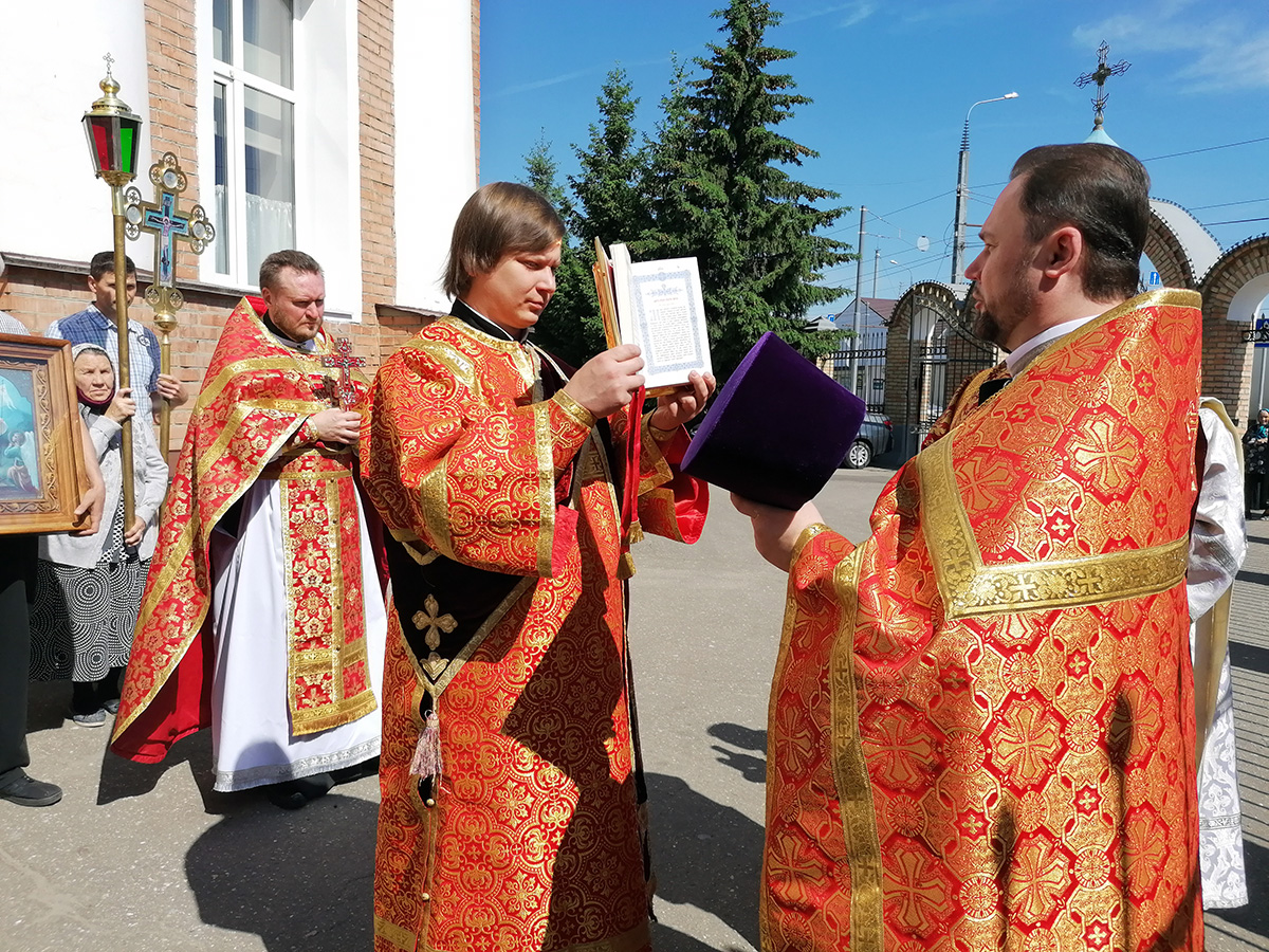 Поздравление с Днём рождения настоятеля нашего храма