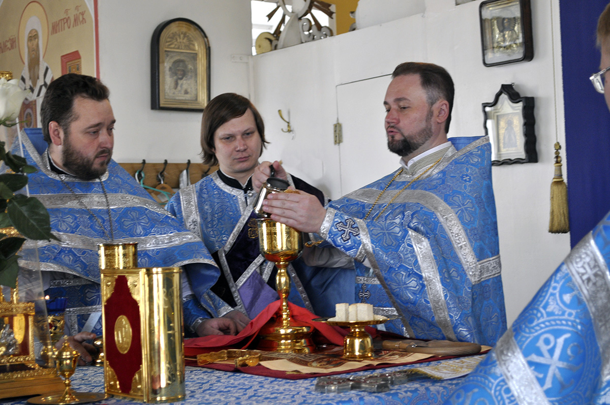 Литургия в Субботу Акафиста