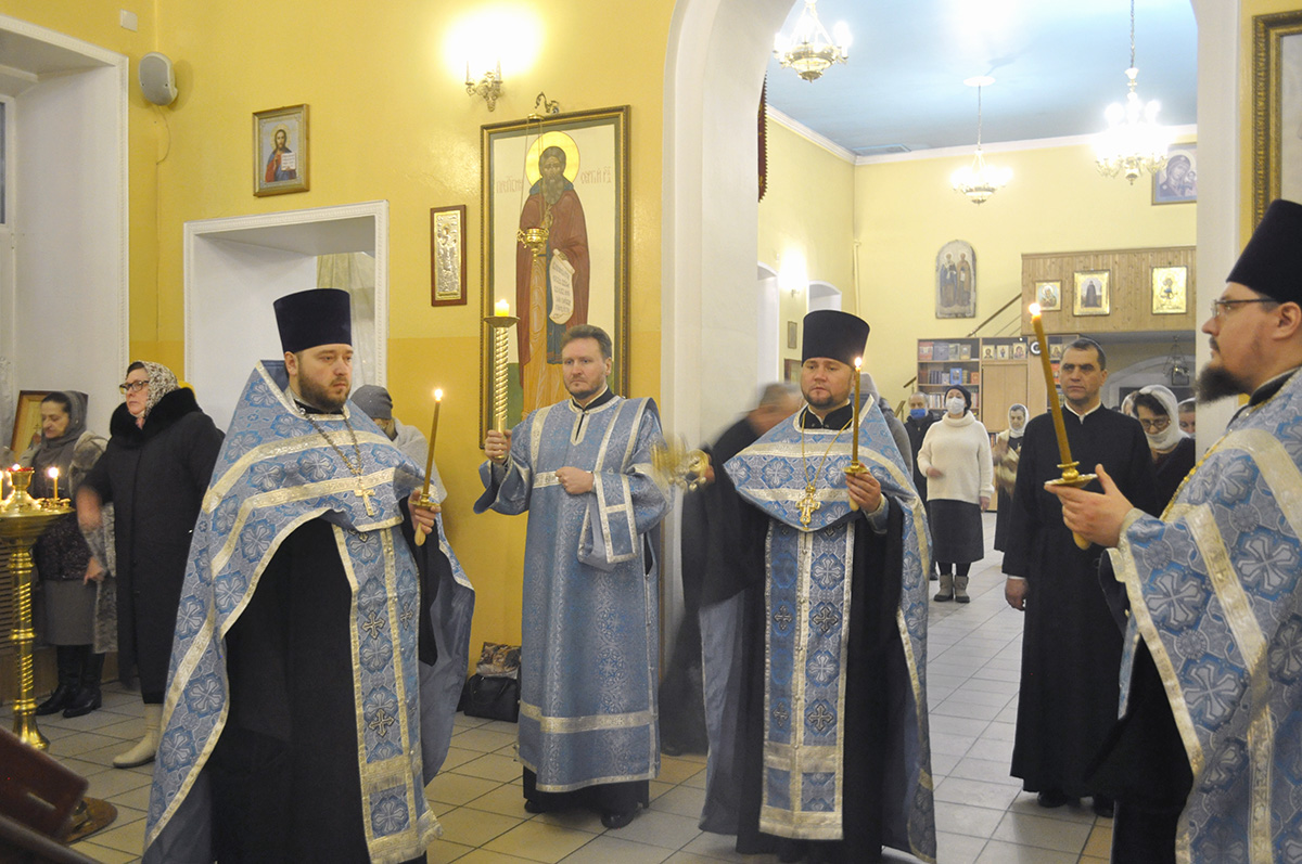 Всенощное бдение в канун праздника Сретения Господня