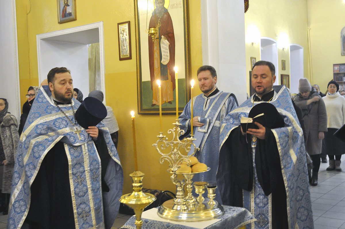 Всенощное бдение в канун праздника Сретения Господня