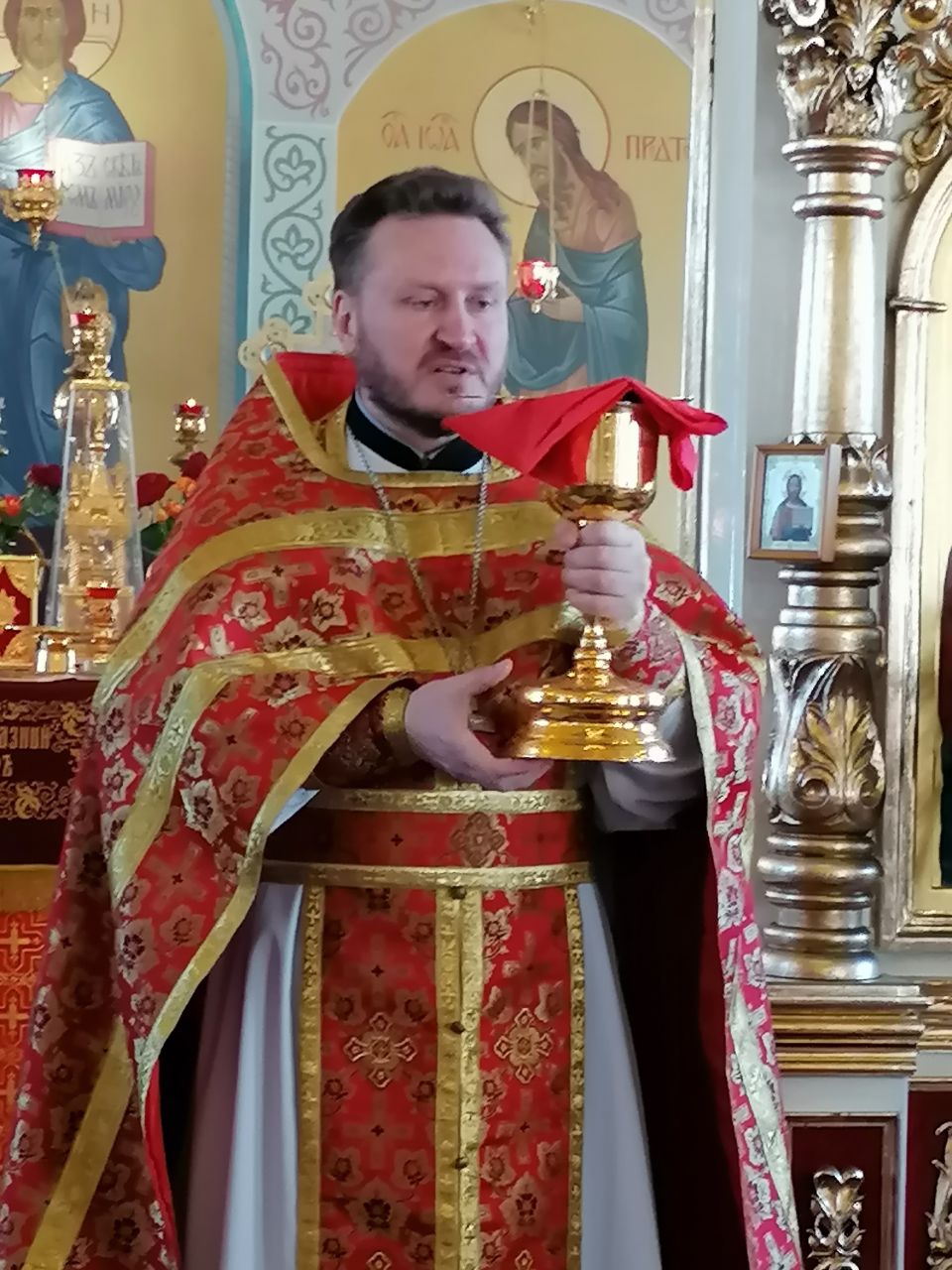 Богослужения в Неделю святых жен-мироносиц