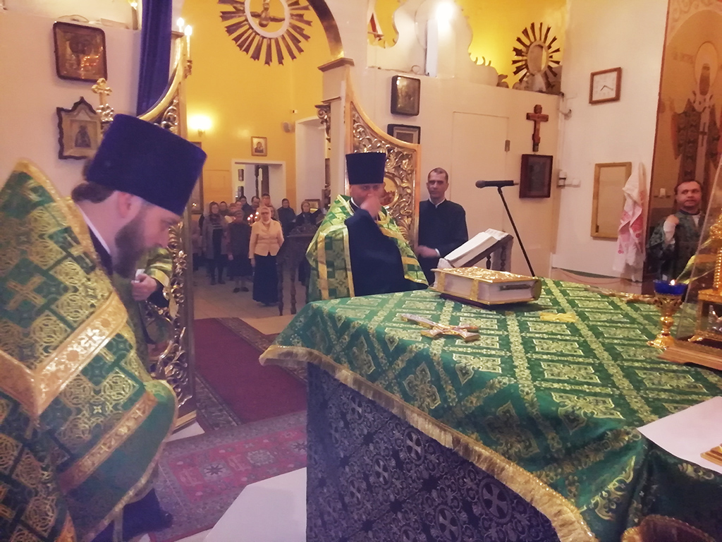 Всенощное бдение в канун праздника Входа Господня в Иерусалим