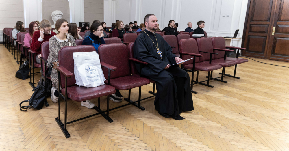 Протоиерей Александр Филиппов руководил секцией по искусству в рамках X Региональных Рождественских чтений