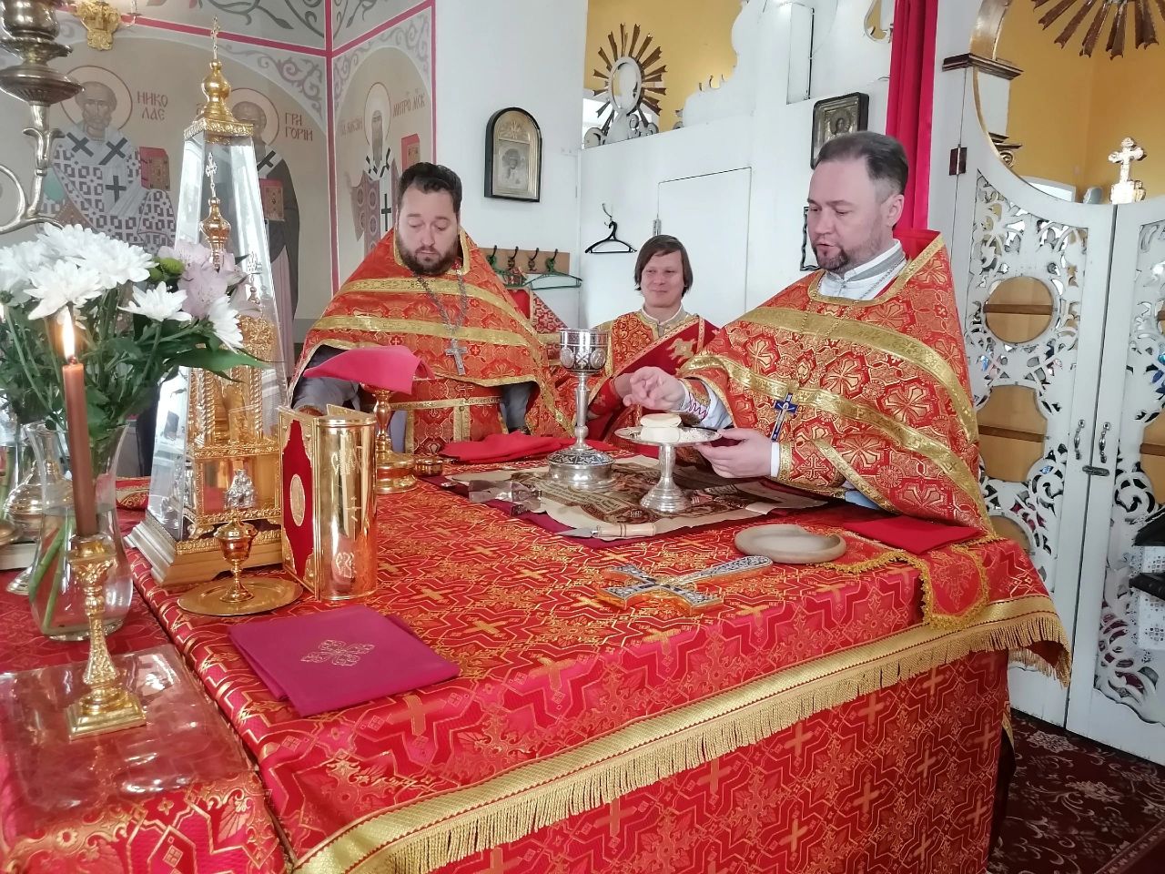 Празднование Воздвижения Животворящего Креста Господня 
