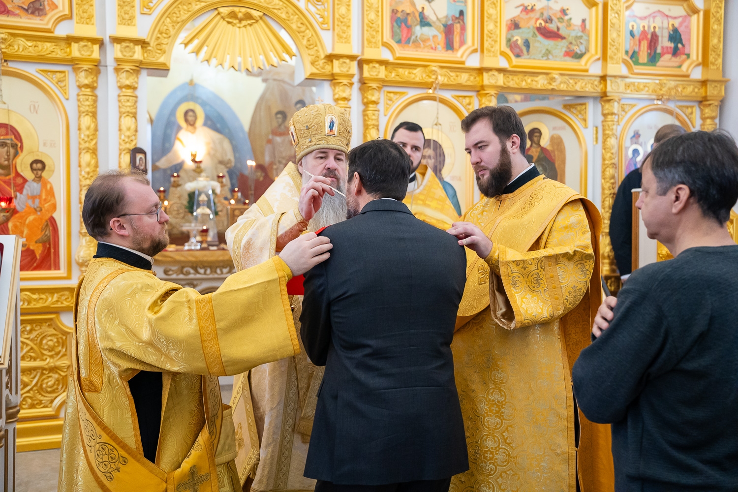 Митрополит Пензенский и Нижнеломовский Серафим совершил литургию в Троицком храме в Камайке