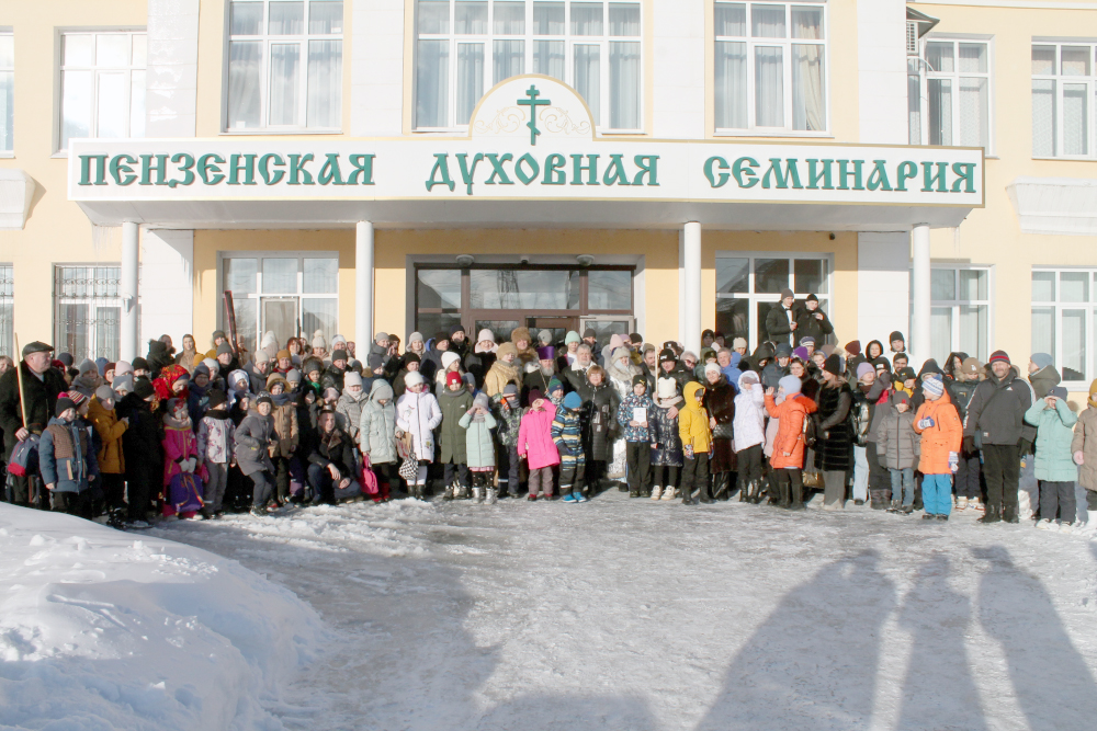 Воспитанники воскресной школы "Азбука веры" участвовали в фестивале «Рождественское чудо» в Пензенской духовной семинарии