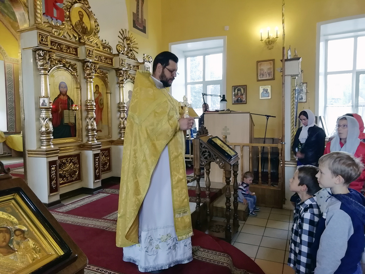 Неделя Всех святых в земле Русской просиявших