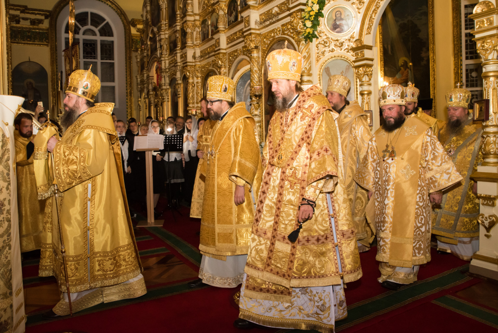 В канун дня памяти святителя Иннокентия Пензенского митрополит Серафим и архипастыри из соседних регионов совершили всенощное бдение в Успенском кафедральном соборе