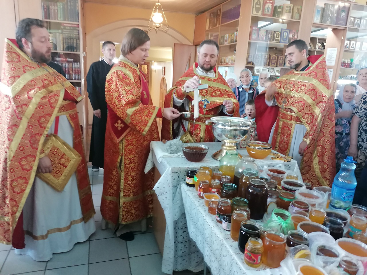 Празднование Происхождение Честных Древ Животворящего Креста Господня
