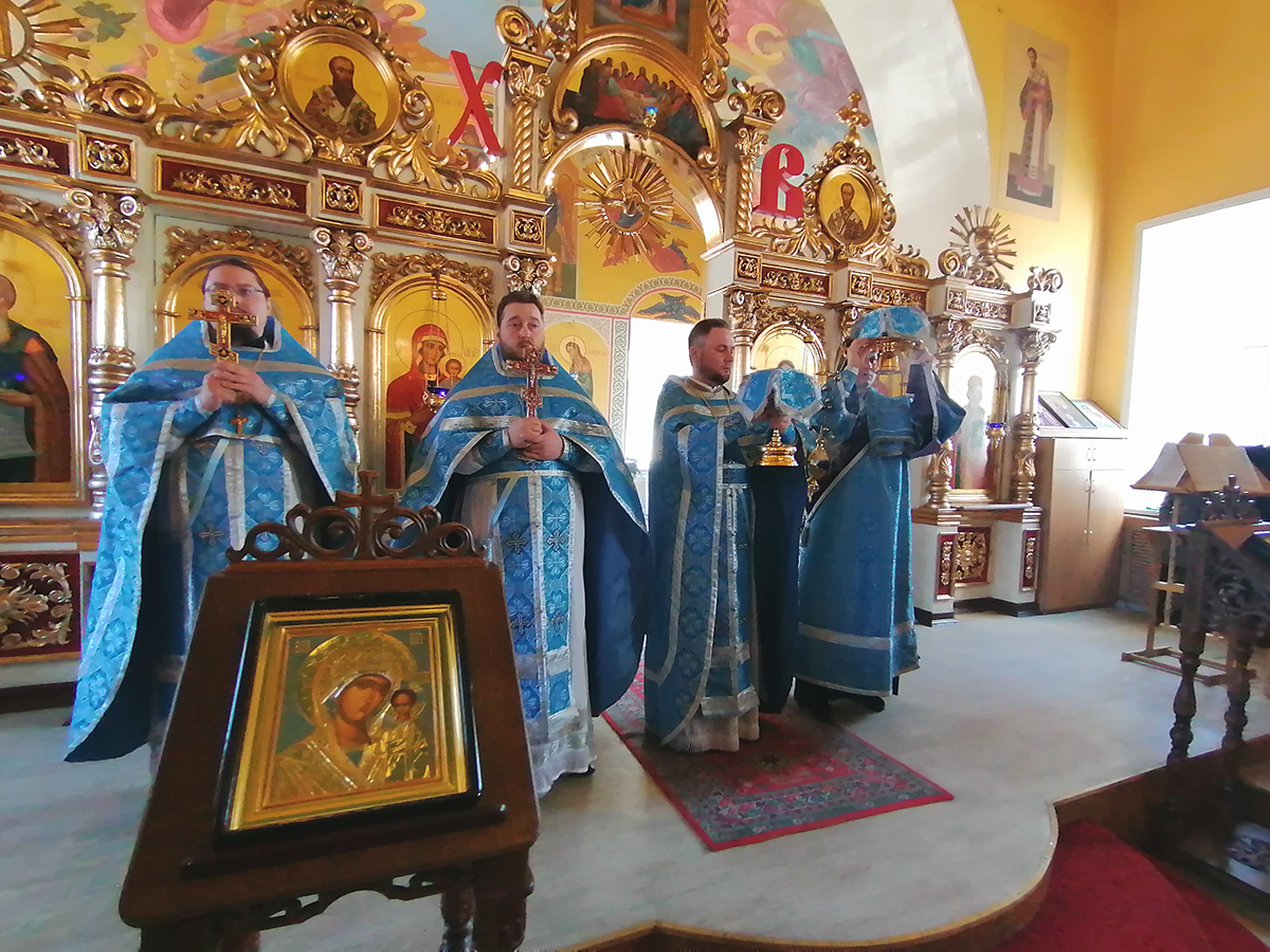  Празднование Благовещение Богородицы
