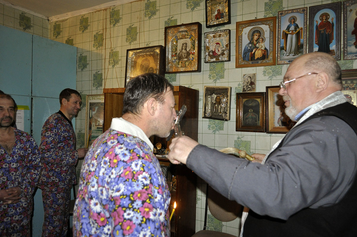 Иерей Александр Хохлов посетил Дом ночного пребывания