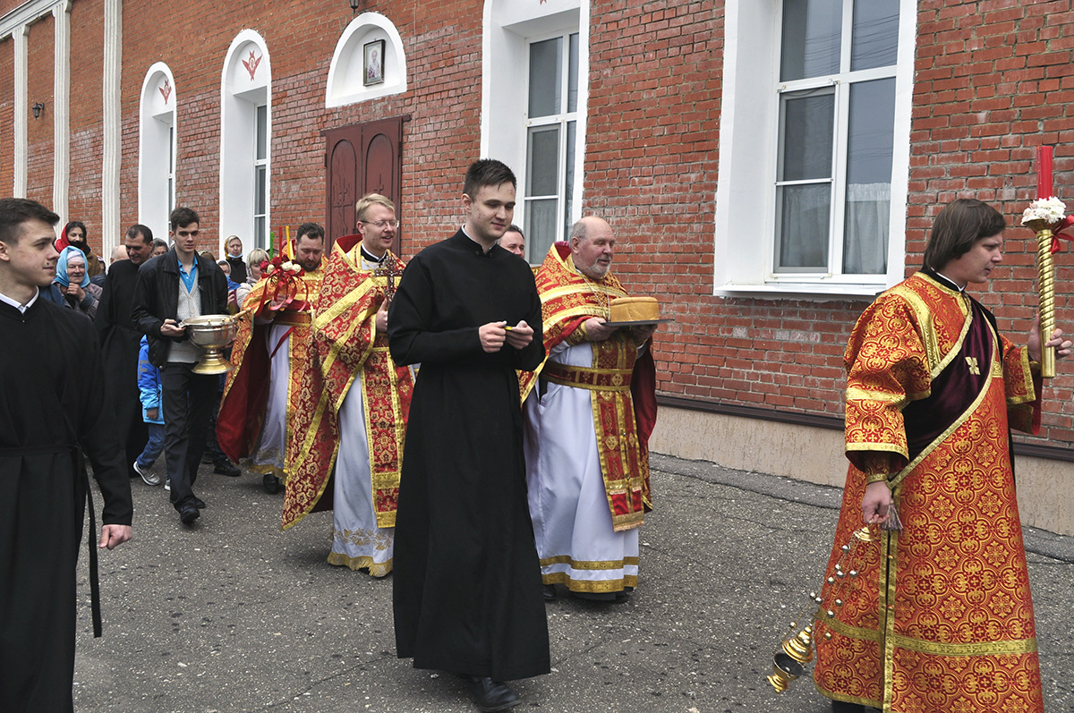 В среду Светлой седмицы протоиерей Александр Филиппов совершил Божественную литургию