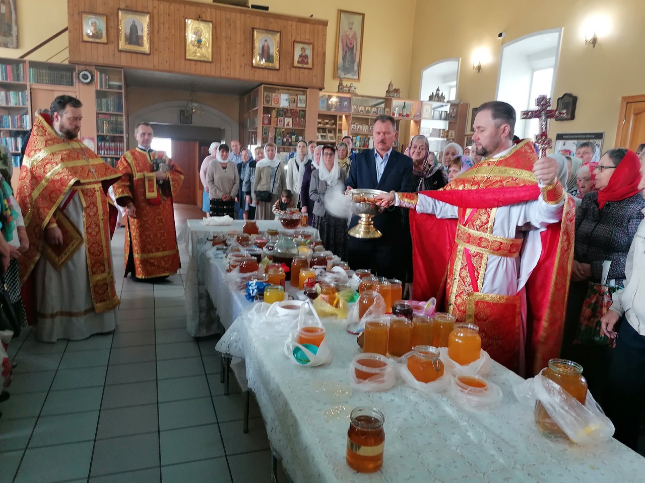 Празднование Происхождение Честных Древ Животворящего Креста Господня