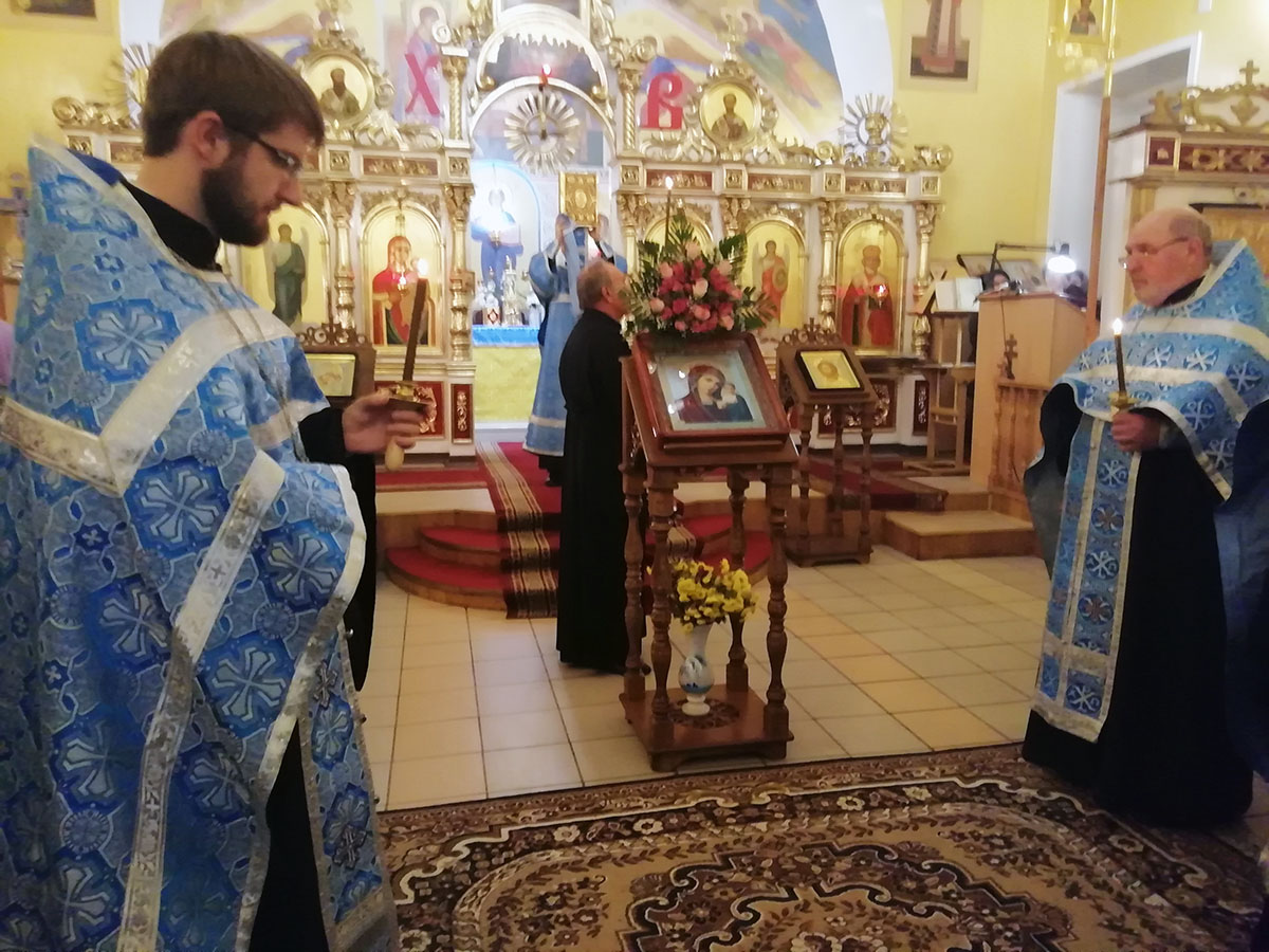 Всенощное бдение в канун празднования Казанской иконы Божией Матери