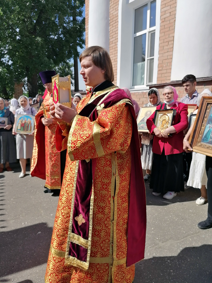 Поздравление с Днём рождения настоятеля нашего храма