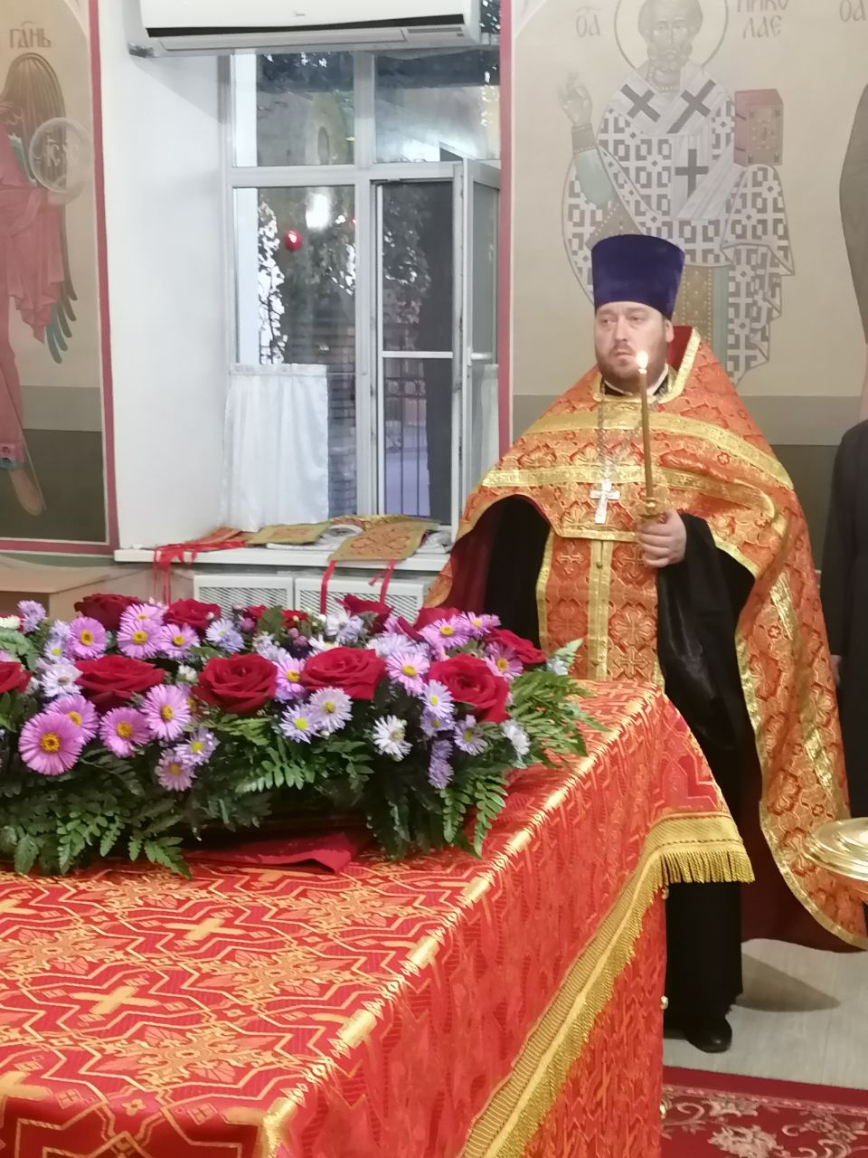 Всенощное бдение в канун празднования Воздвижения Животворящего Креста Господня