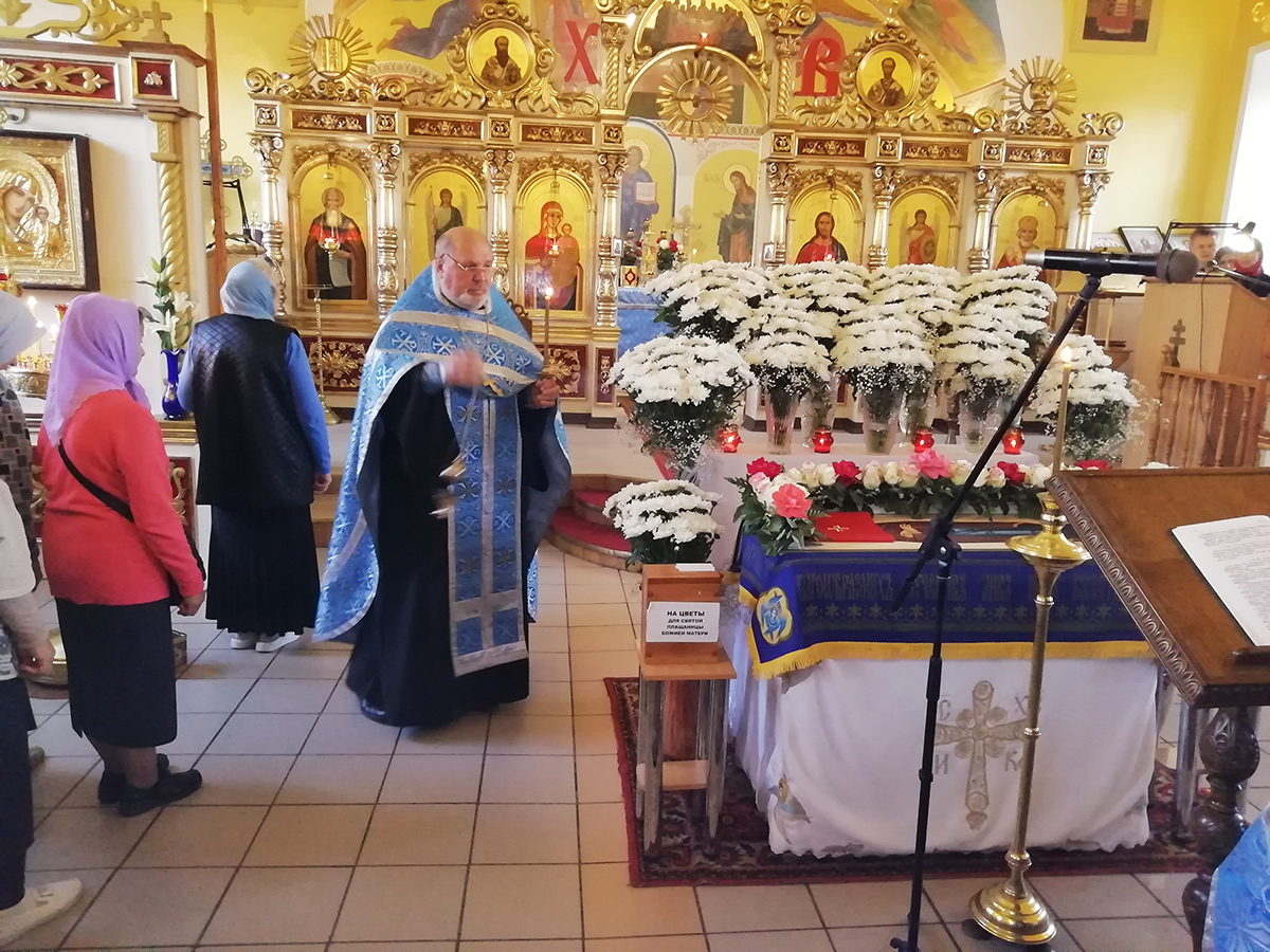 Всенощное бдение с чином Погребения Плащаницы Богородицы