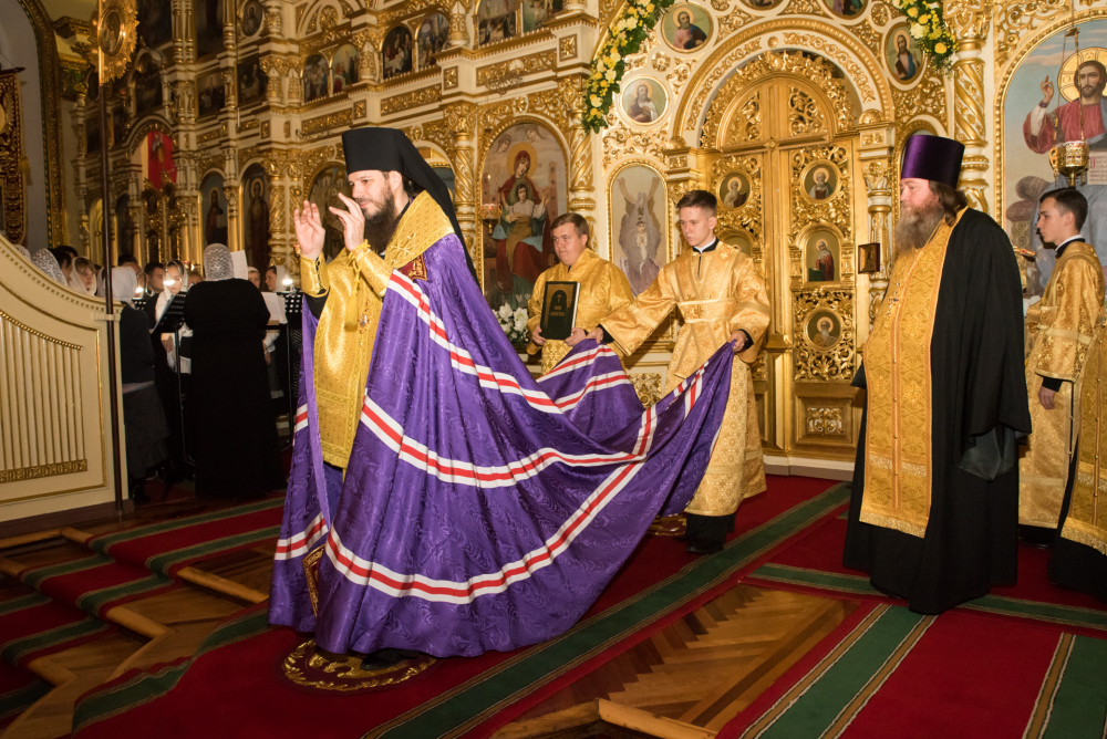 В канун дня памяти святителя Иннокентия Пензенского митрополит Серафим и архипастыри из соседних регионов совершили всенощное бдение в Успенском кафедральном соборе