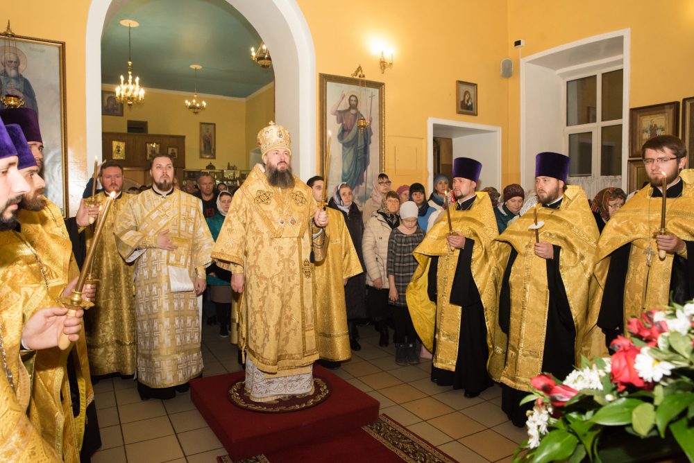 В канун престольного праздника митрополит Серафим совершил всенощное бдение в нашем храме