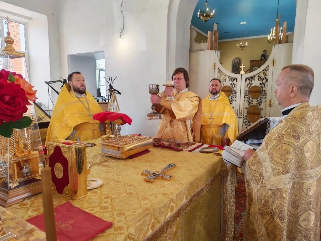 Неделя Всех святых в земле Русской просиявших