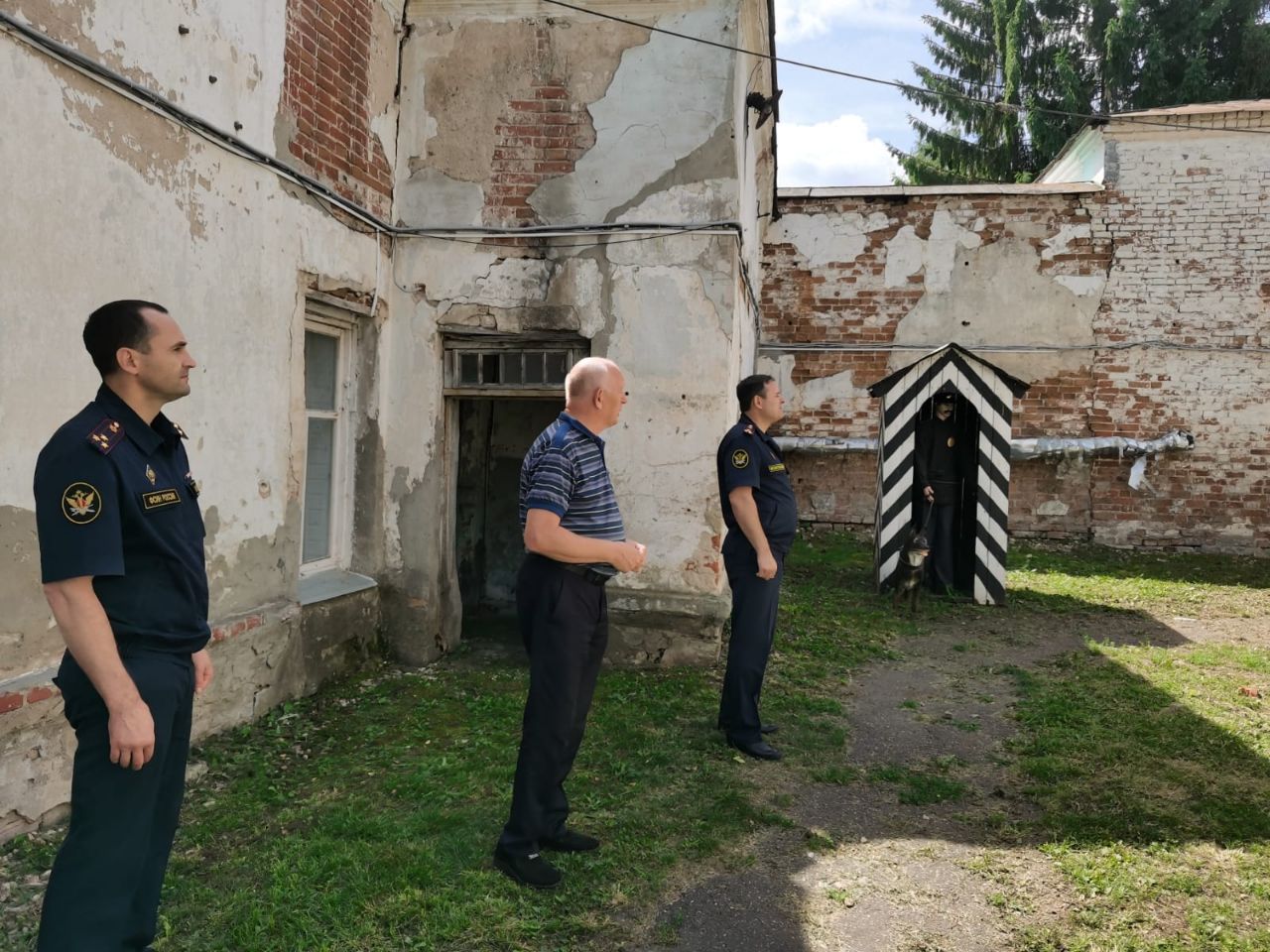 Сотрудники УФСИН посетили исторические и святые места Наровчата