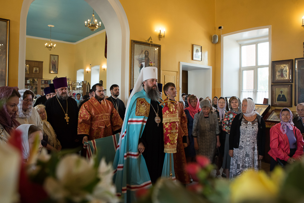 Митрополит Серафим совершил всенощное бдение в нашем храме