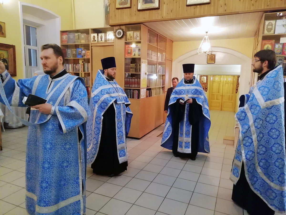 Всенощное бдение в канун празднования Введения во храм Пресвятой Богородицы