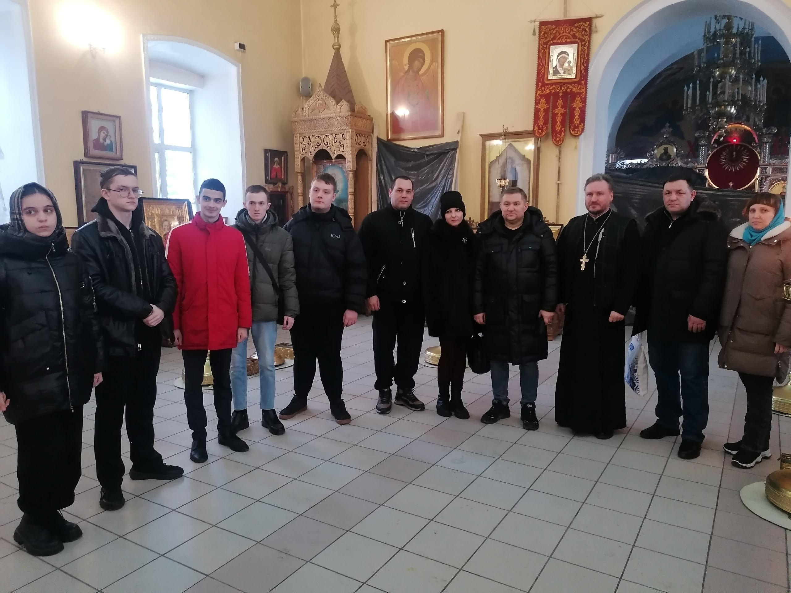 Иерей Сергий Карасёв провел встречу с молодежью