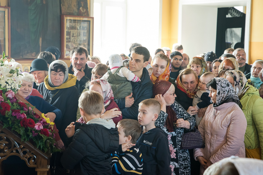 В Неделю Крестопоклонную митрополит Серафим совершил Литургию в нашем храме