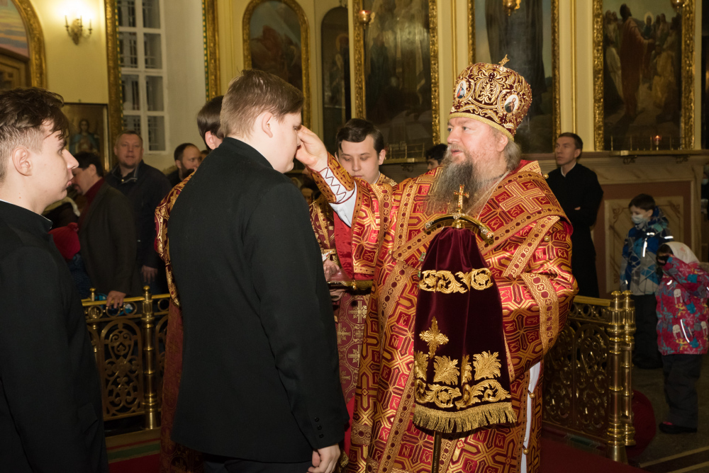 Митрополит Серафим и епископ Митрофан совершили всенощное бдение в Успенском соборе Пензы