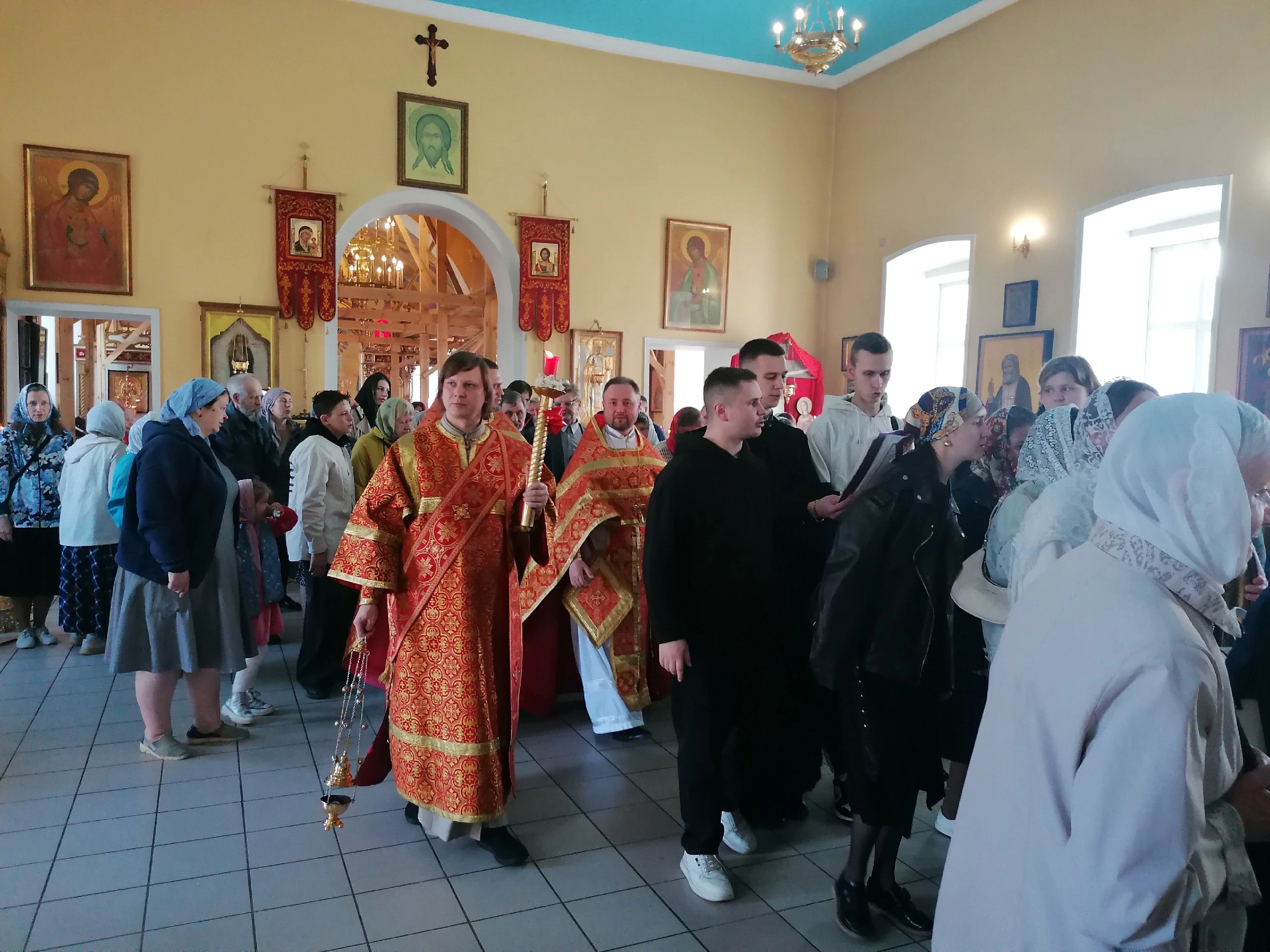 В субботу Светлой седмицы протоиерей Александр Филиппов совершил Божественную литургию