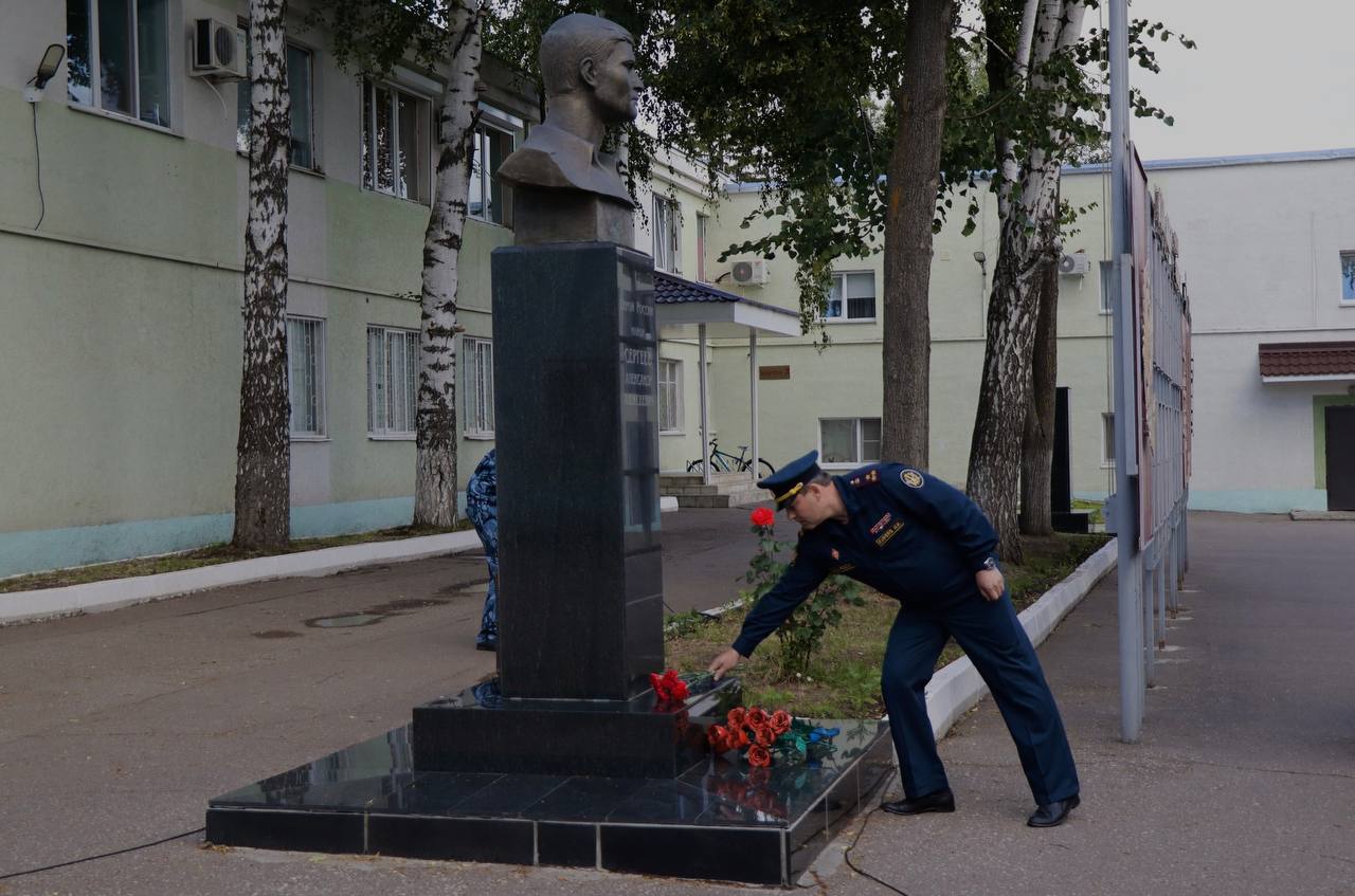 В УФСИН почтили память Героя России Александра Сергеева