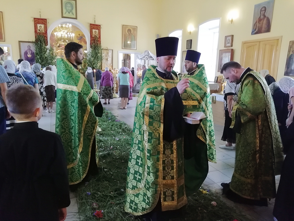 Всенощное бдение в канун праздника Троицы