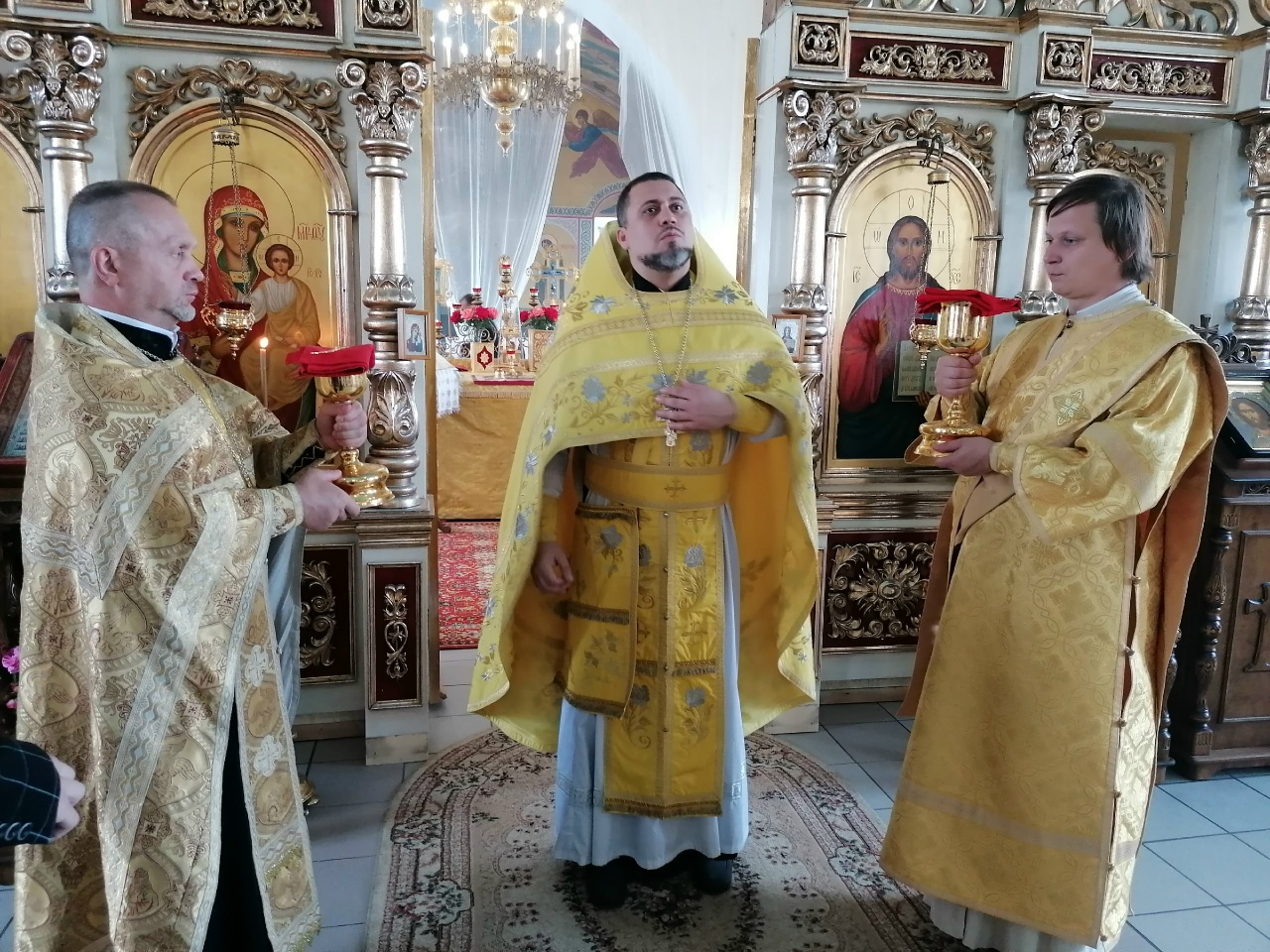 Неделя Всех святых в земле Русской просиявших
