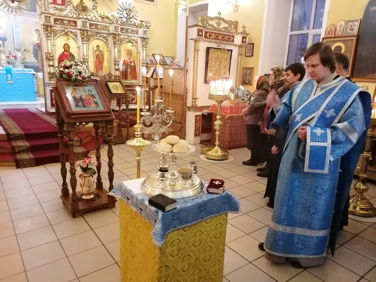 Всенощное бдение в канун праздника Сретение Господне