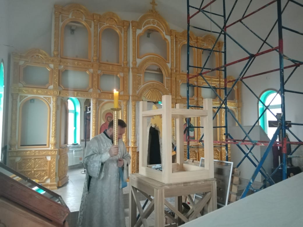 В строящемся храме в честь Святой Живоначальной Троицы в деревне Камайка  была совершена заупокойная панихида