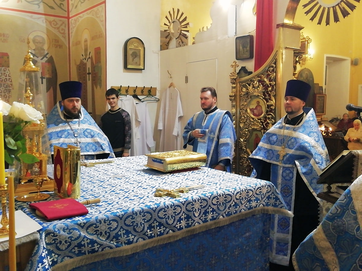 Всенощное бдение в канун празднования Введения во храм Пресвятой Богородицы