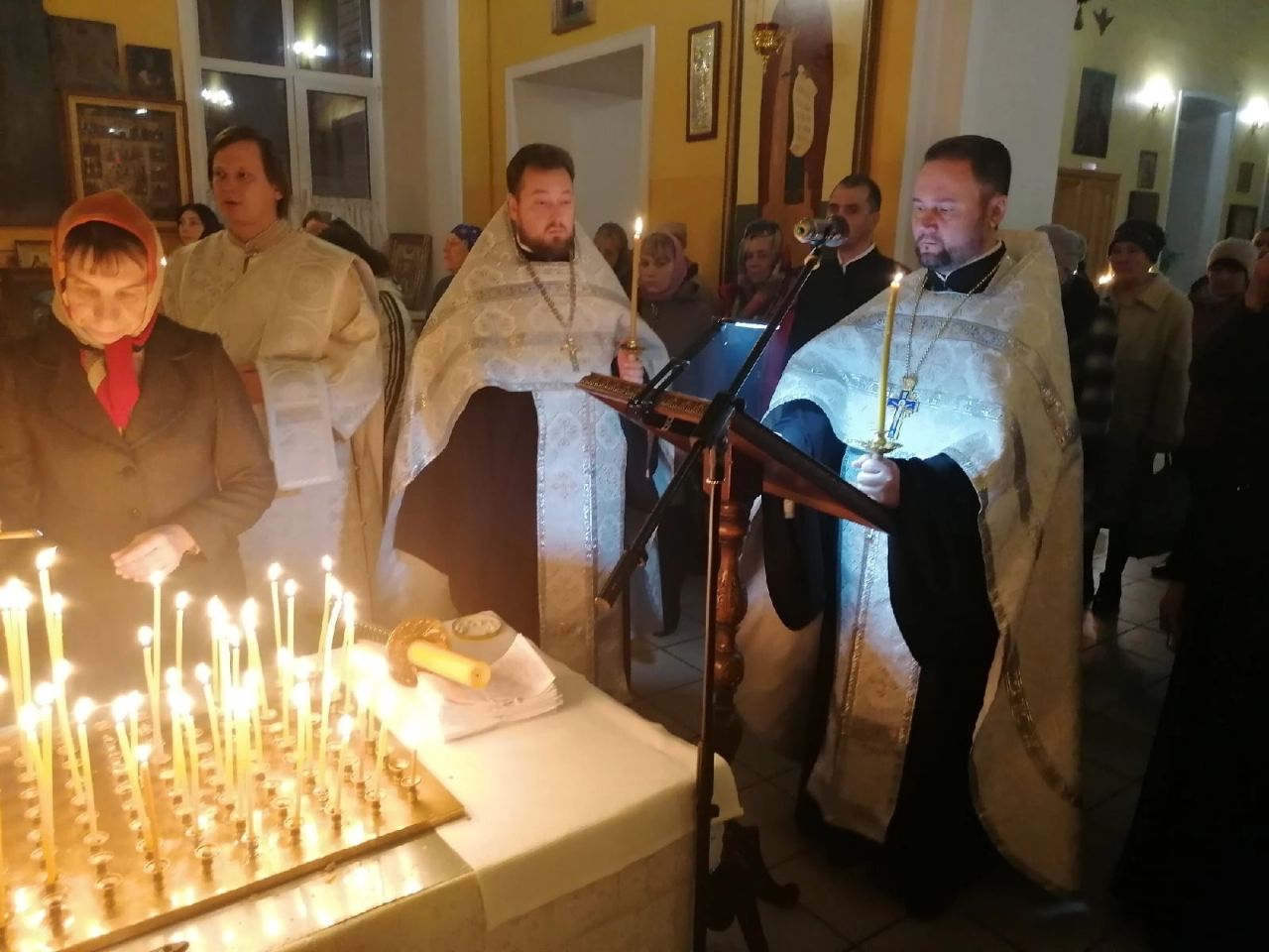 Вечернее богослужение в канун Димитриевской родительской субботы 