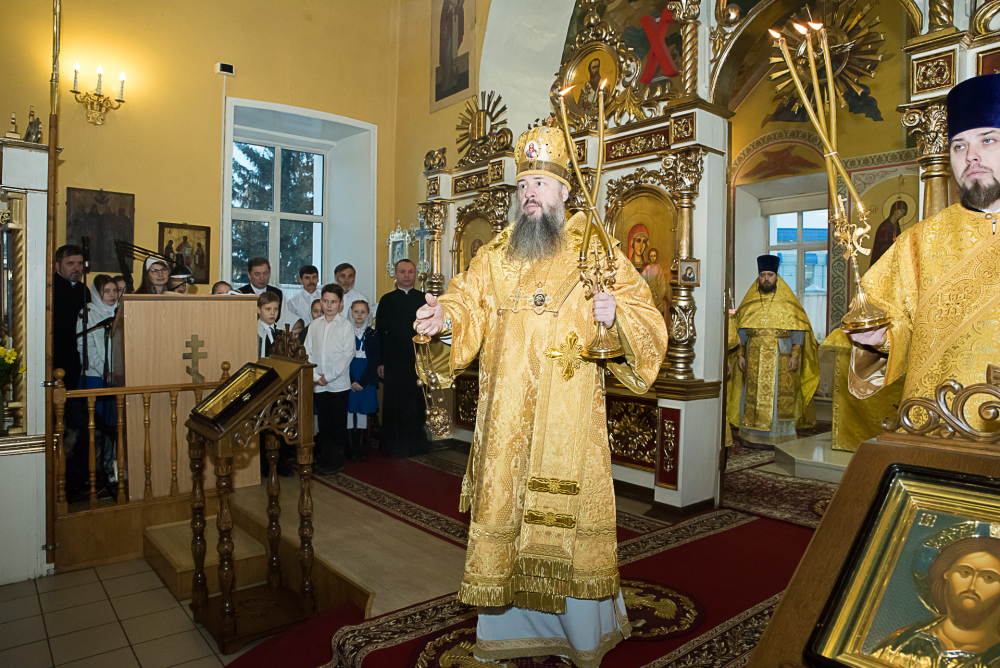 В престольный праздник митрополит Серафим совершил литургию в нашем храме