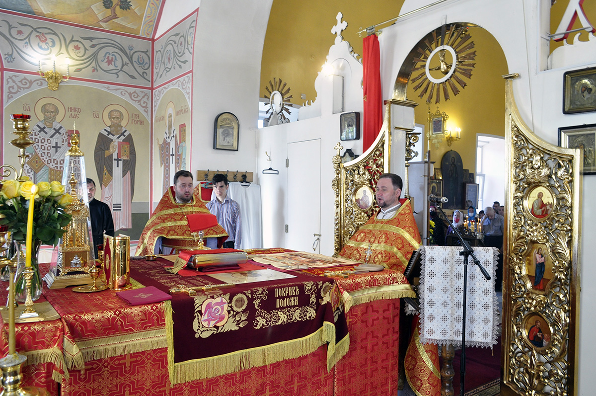 Литургия в день престольного  праздника нашего храма в честь святителя Николая Чудотворца