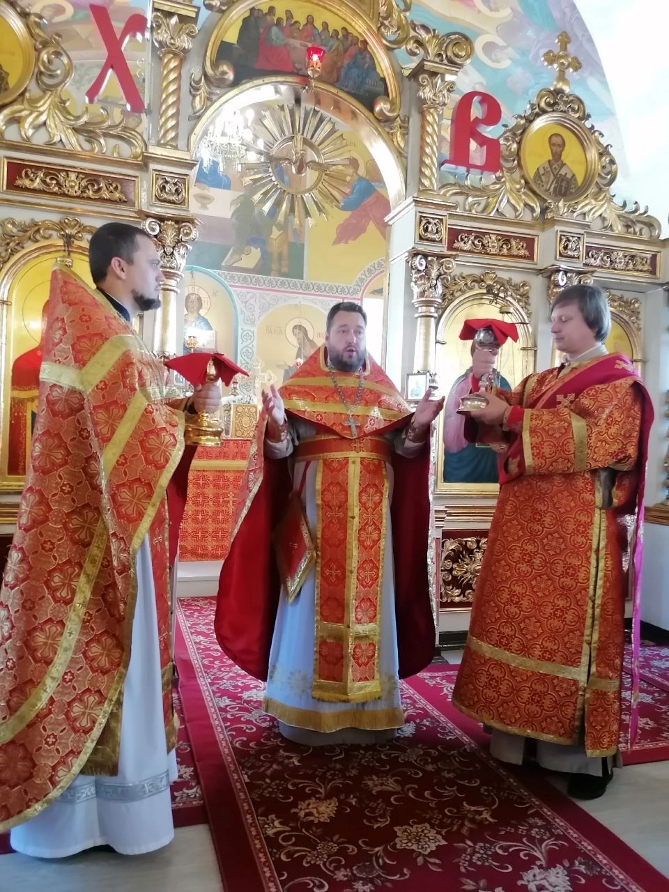 Празднование Воздвижения Животворящего Креста Господня 