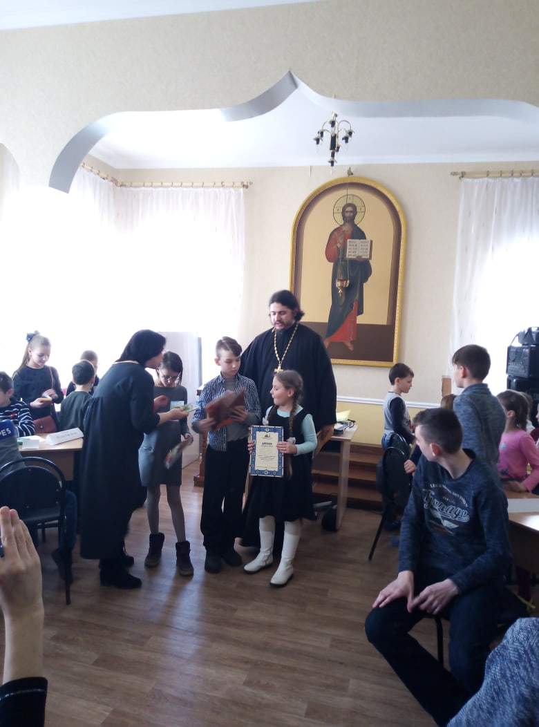 Воспитанники воскресной школы приняли участие в Олимпиаде по Закону Божию