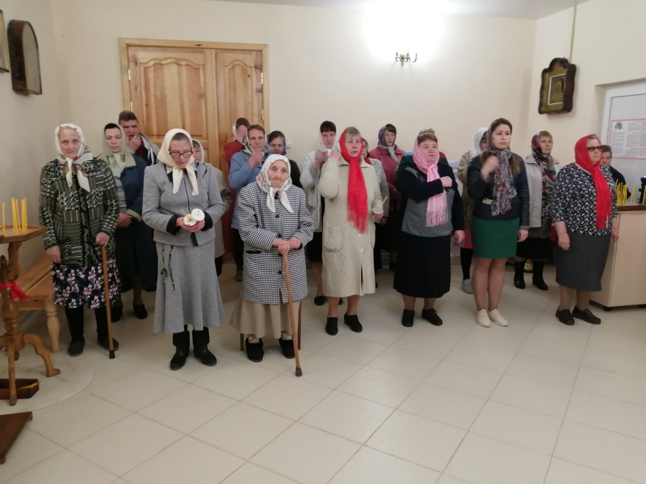 Иерей Сергий Беляков возглавил Пасхальную службу в Михайло-Архангельском молитвенном доме в с.Павло-Куракино 