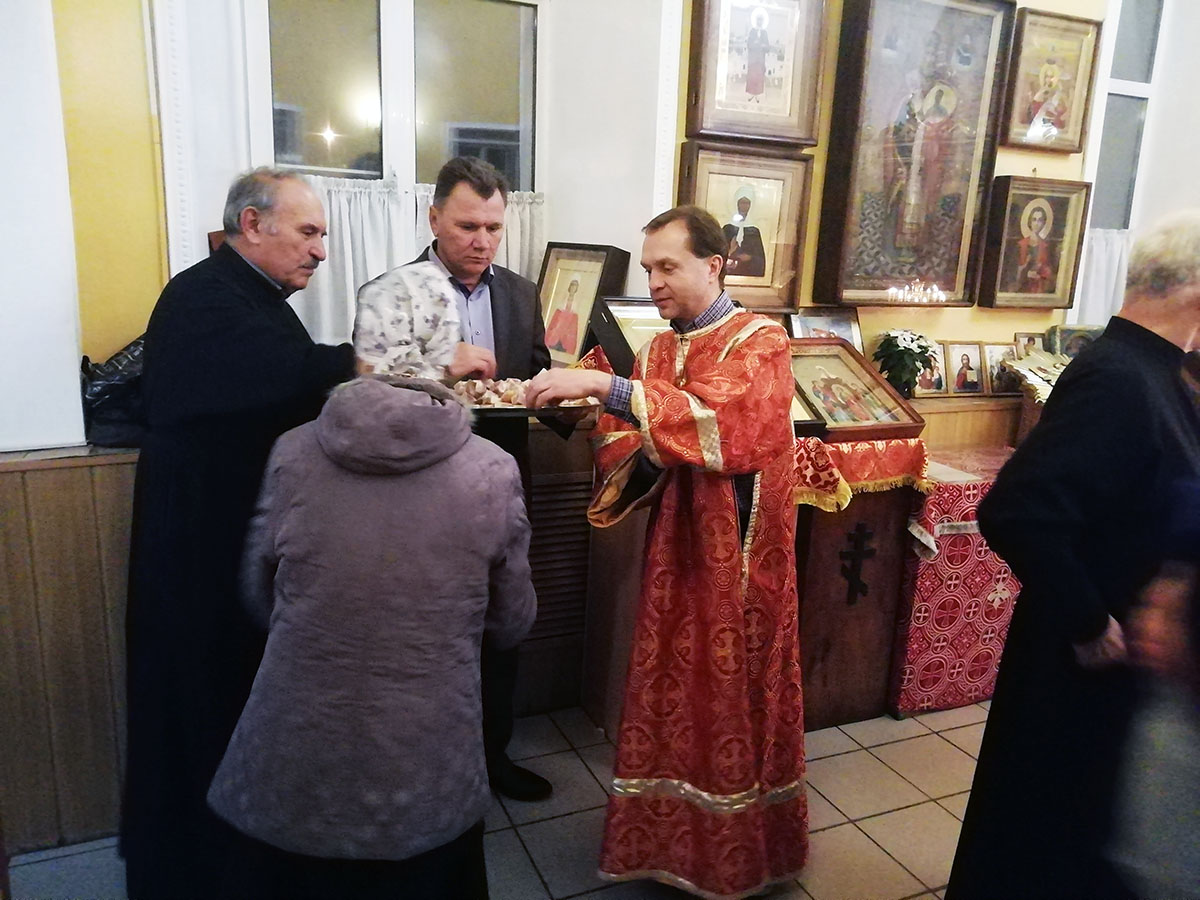 Всенощное бдение в канун празднования Воздвижения Животворящего Креста Господня