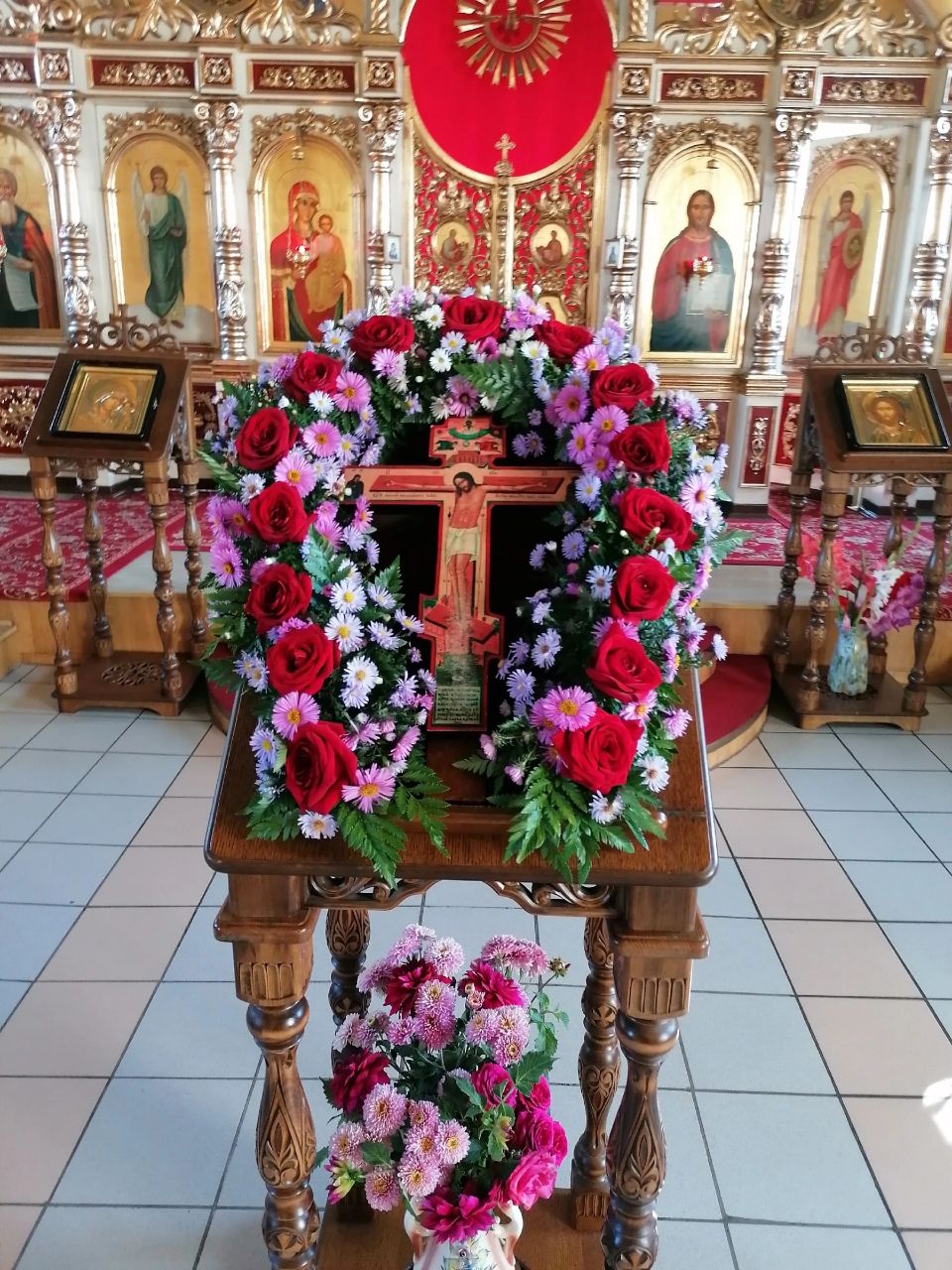 Празднование Воздвижения Животворящего Креста Господня 