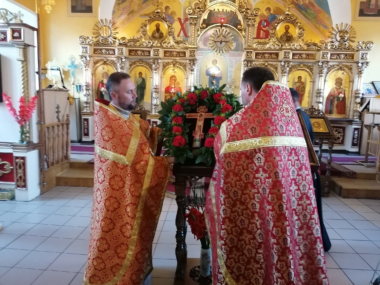 Всенощное бдение в канун праздника Происхождение Честных Древ Животворящего Креста Господня
