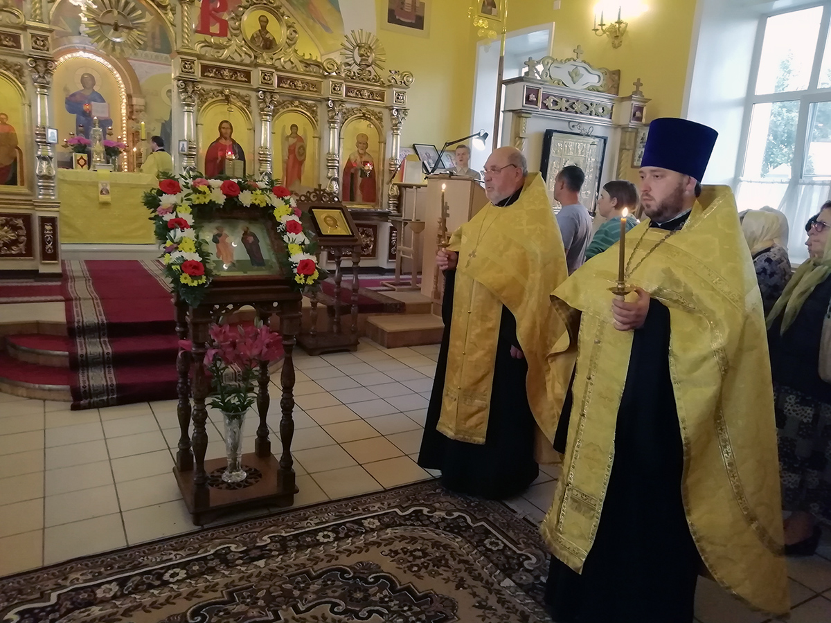 Всенощное бдение в канун дня памяти первоверховных апостолов Петра и Павла